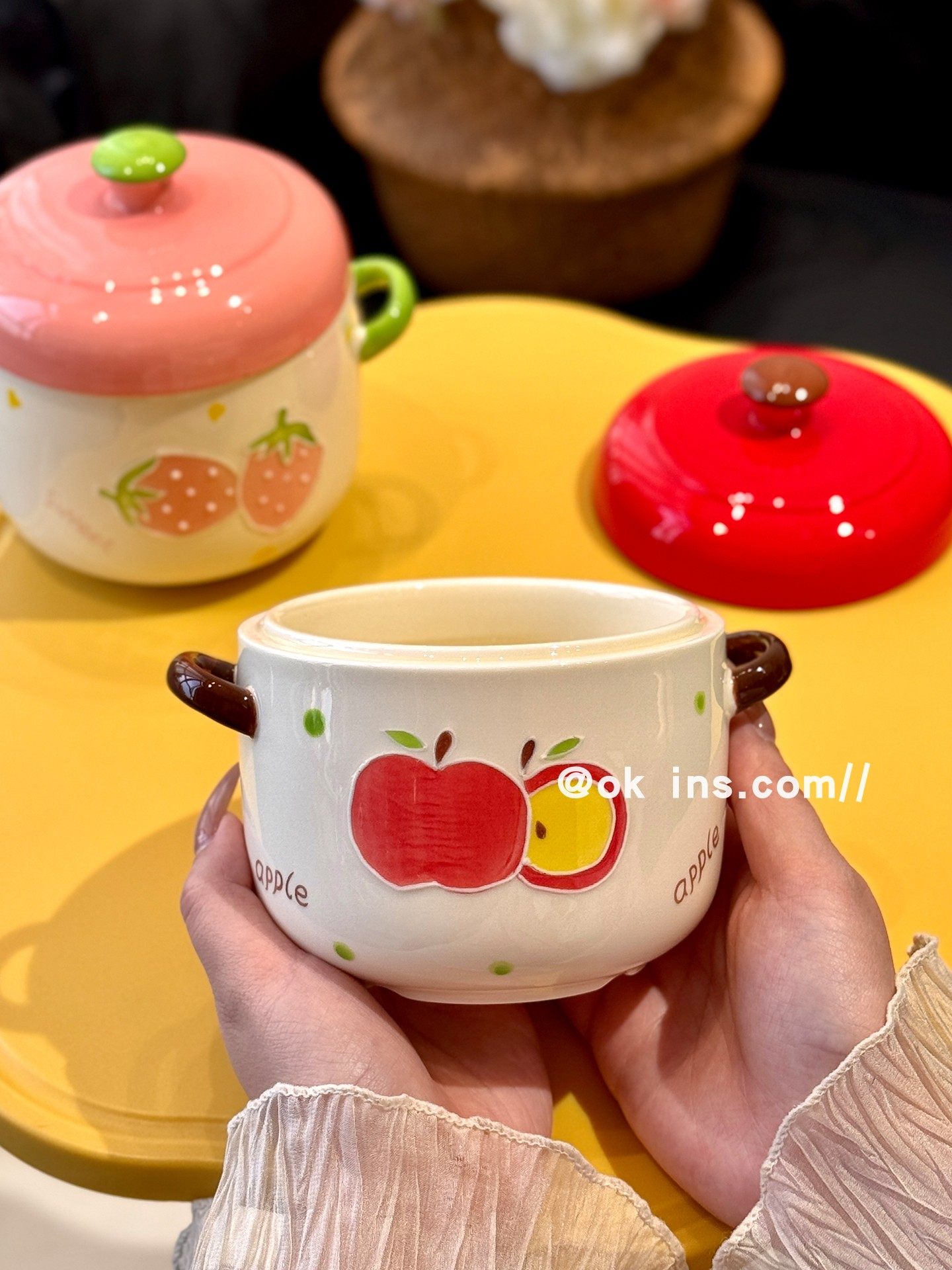 Strawberry Double-Lid Stew Pot, Household Ceramic Water-Sealed Stew Pot, Small Soup Pot, Simmering Pot, Clay Pot for One Person, Bird's Nest Pot, Roasted Pear Pot