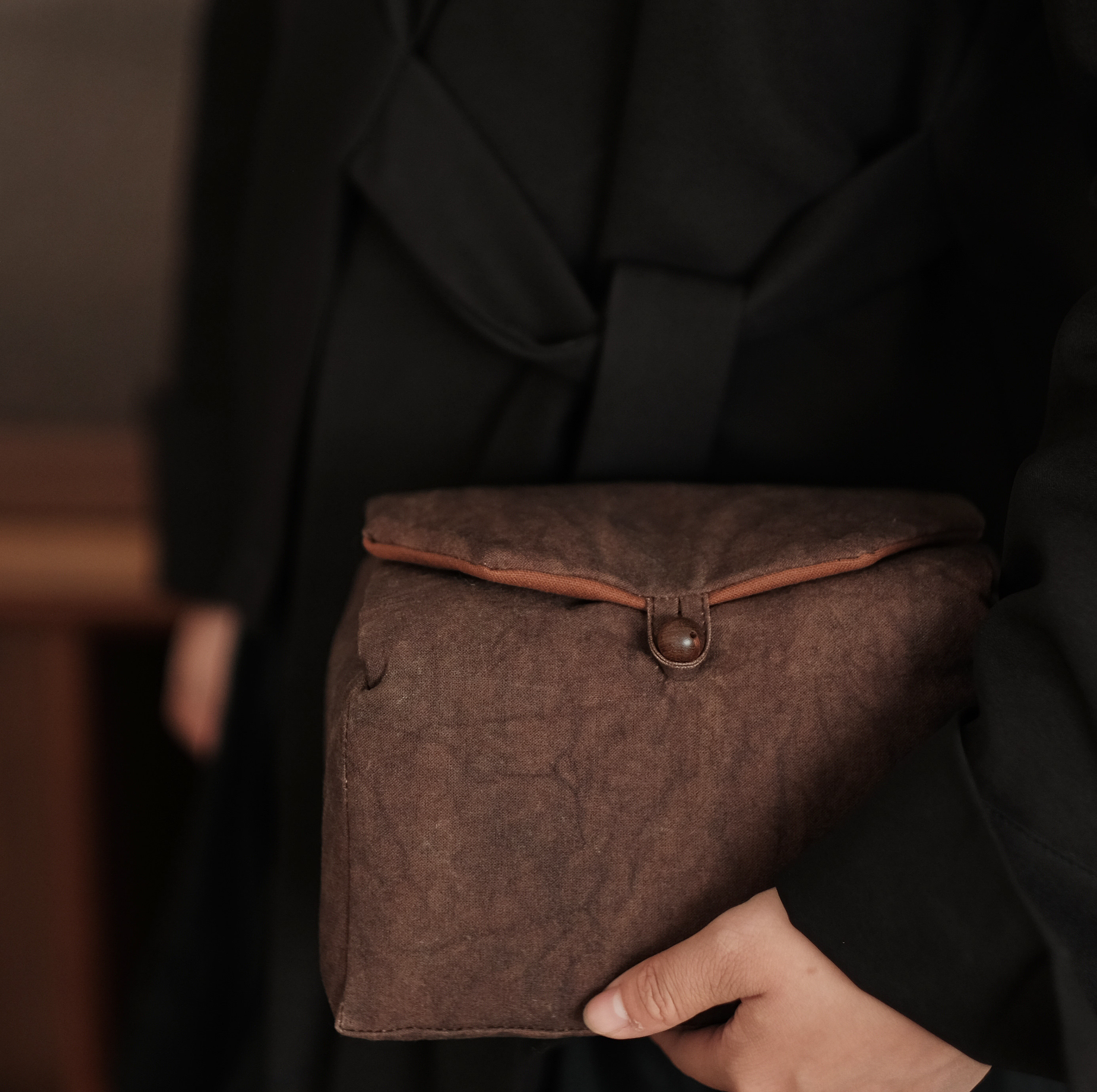 Tea set containing cloth bag One pot of four cups Contained Travel Containing cloth Woven Cloth Bag of Dyed Handloom