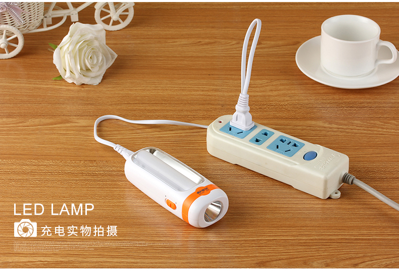 Kang Ming LED hộ gia đình đèn pin sạc chói ngoài trời cắm trại di động chiếu sáng tầm xa mini đèn pin đèn pin kiêm sạc dự phòng