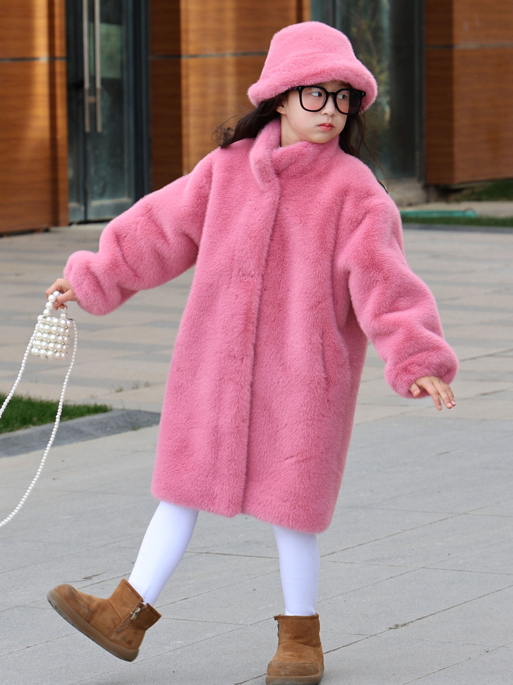 Мех/искусственный мех 女童毛毛外套环保仿水貂毛皮毛一体冬季女宝棉袄中长款大衣送帽子