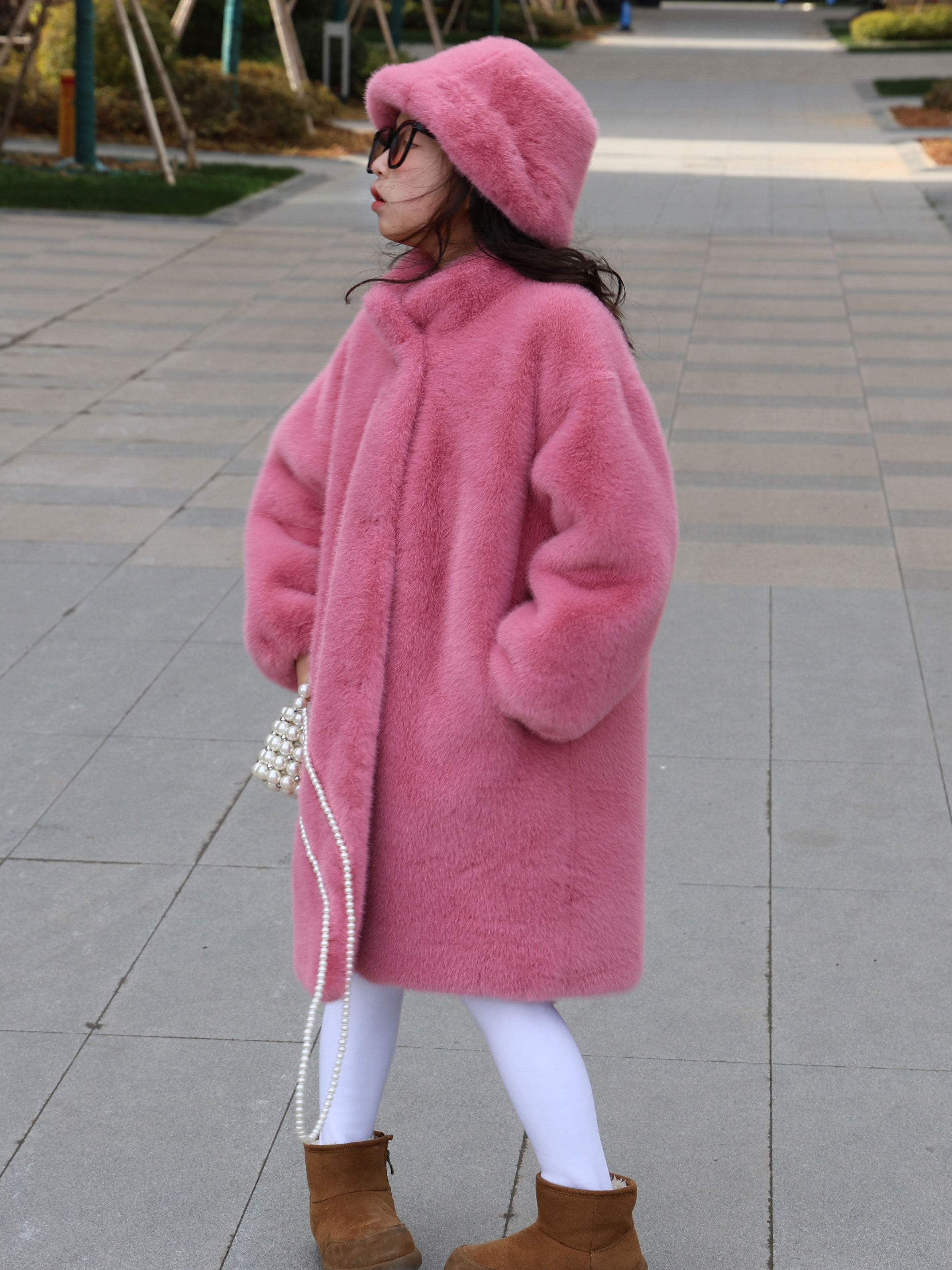 Мех/искусственный мех 女童毛毛外套环保仿水貂毛皮毛一体冬季女宝棉袄中长款大衣送帽子