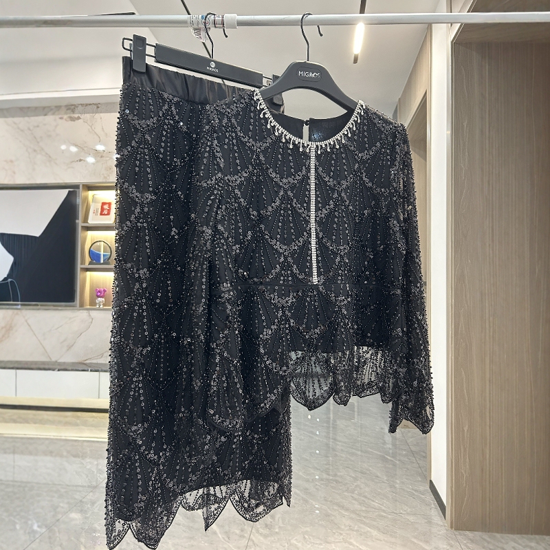 2025 Winter New Style Top Set, Elegant Ladylike Lace Skirt, Diamond-Encrusted Sequin Two-Piece Set, Popular Online Set