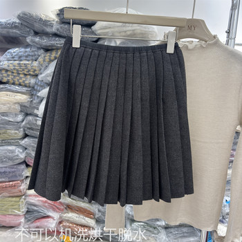 Korean Style Pleated Skirt with Small Logo at the Waist for Women, 2025 Autumn New High-Waisted Slimming A-Line Skirt, Age-Reducing Short Skirt