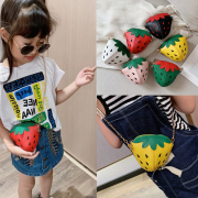 Childrens túi nhỏ mens chuỗi dâu mới không ví với thời trang một vai triều dốc bé cute girl.