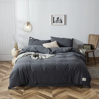 Маленький серый