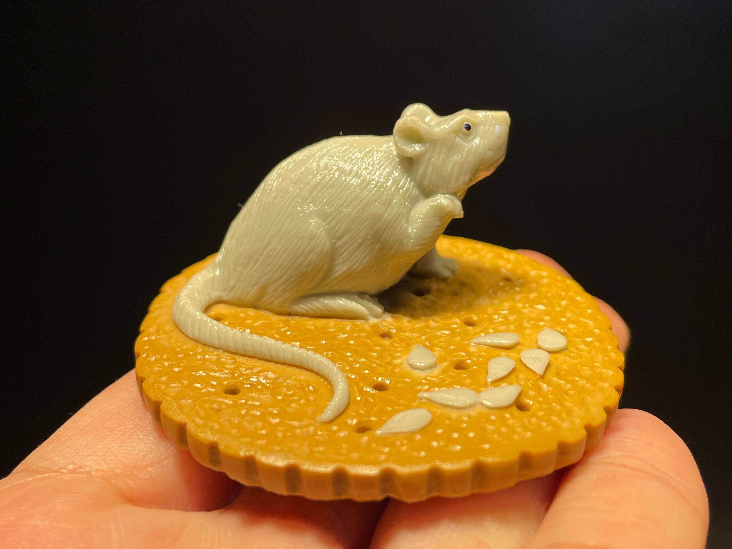 Golden Frozen Stone Golden Field Yellow Ancient Green Jade Songhua Jade Purple and White Jade Skillful Carving High-quality Seal Carving Stone Mouse Seal