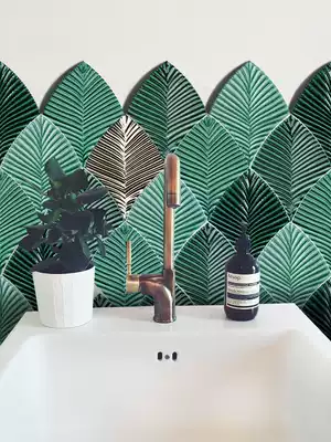 Fish love sugar feather fan-shaped handmade tiles kitchen dressing room wall tiles dining room background wall tiles