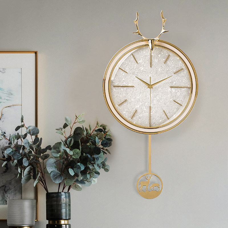 Nordic simple watch wall clock living room modern light luxury household clock European style personality fashion creative deer wall-mounted watch