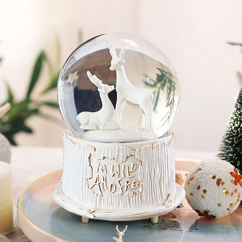 Automatic floating snow water crystal ball rotating music box Eight soundboxes Snow flowers Christmas graduates Day gift girls Girls