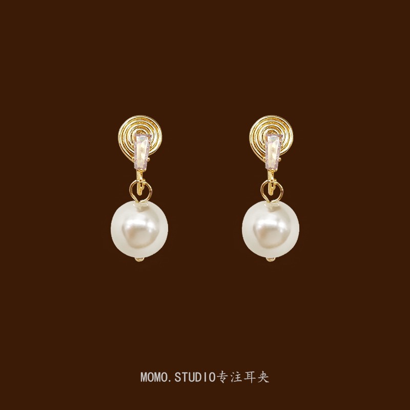 珍珠的形成步骤与耳饰美学的关系