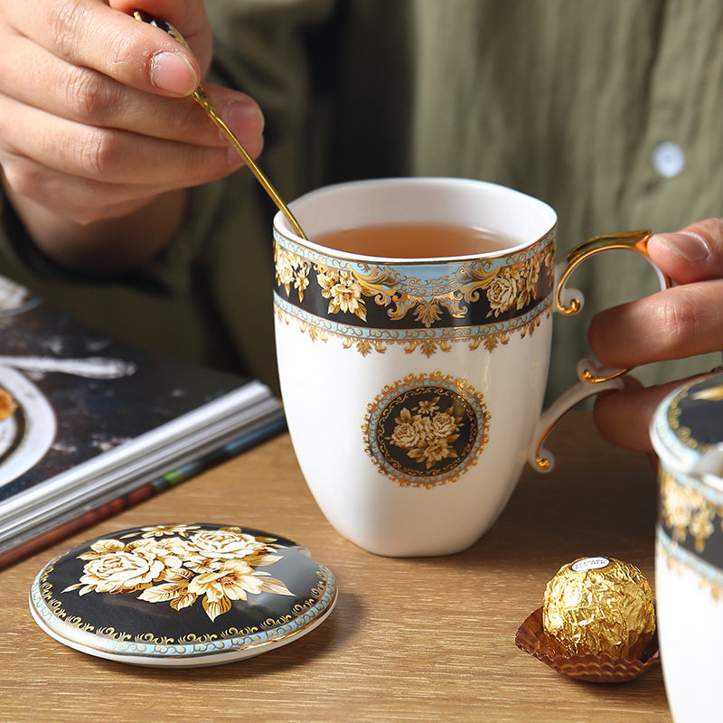 Sketching Euro Extravagant Bone Porcelain Mark Cup Personality Couples Cup of Ceramic Mouth Cup With Lid Spoon Large Capacity Gift Box