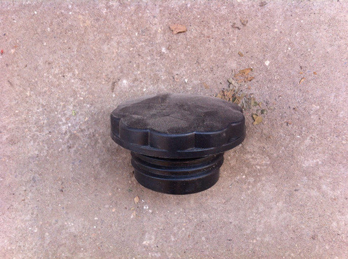 Dongfeng Wheel Tug 554 654 704 754 Changfa Golden Crown 804 Tank Cover (Original) Plastic