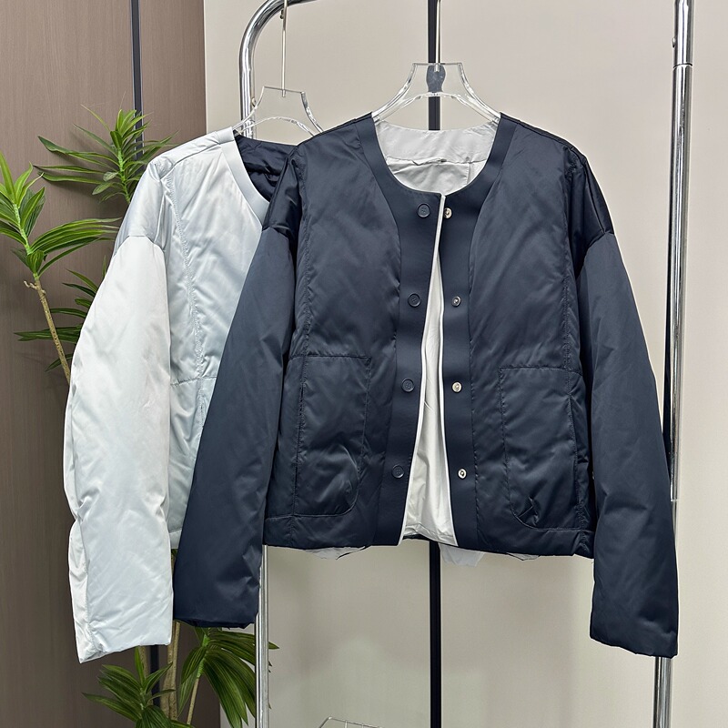 90% White Duck down High-End Pearlescent Satin Short Color-Blocked down Jacket for Women, Stylish and Loose-Fitting, Warm Outerwear for Winter