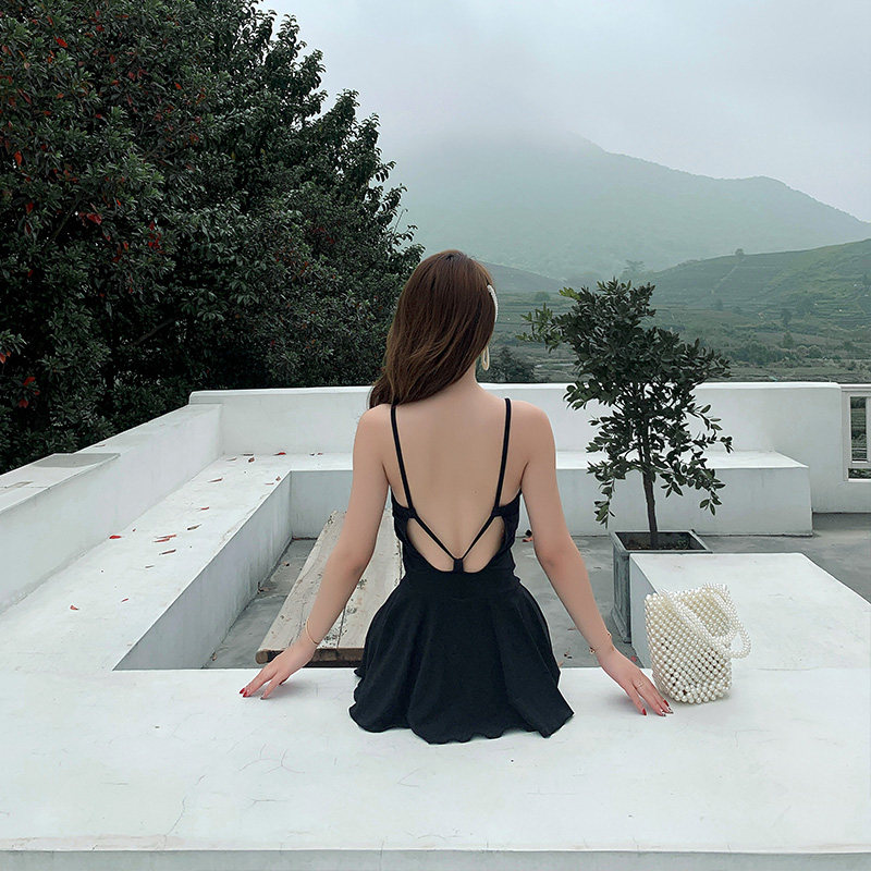 2021 new one-piece fairy fan conservative cover belly slim sexy large size Korean INS style swimsuit