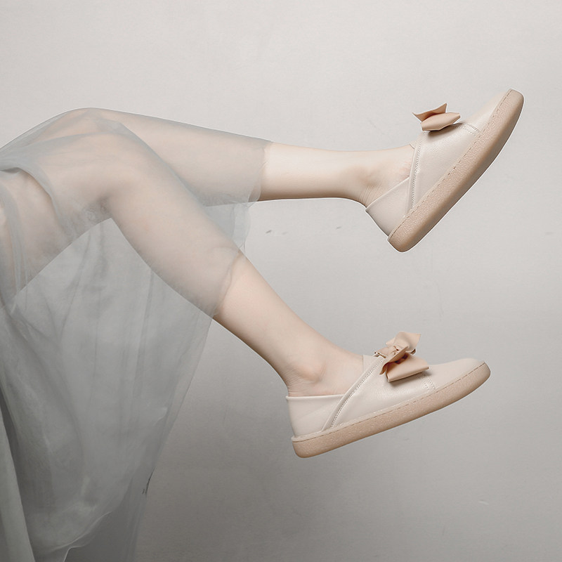 Flat shoes women's 2021 new spring small leather shoes women's Korean version all-match net red one pedal casual loafers