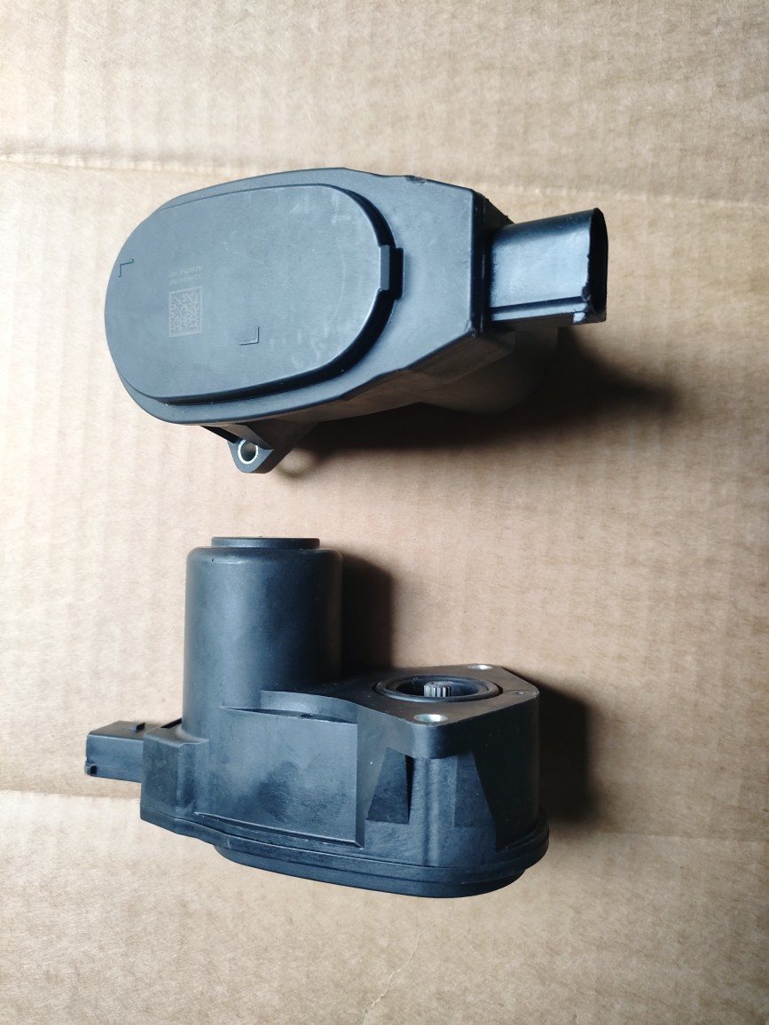 现代全新途胜/菲斯塔/KX5电子手刹电机刹车分泵电机驻车制动器：解锁智能停车新体验
