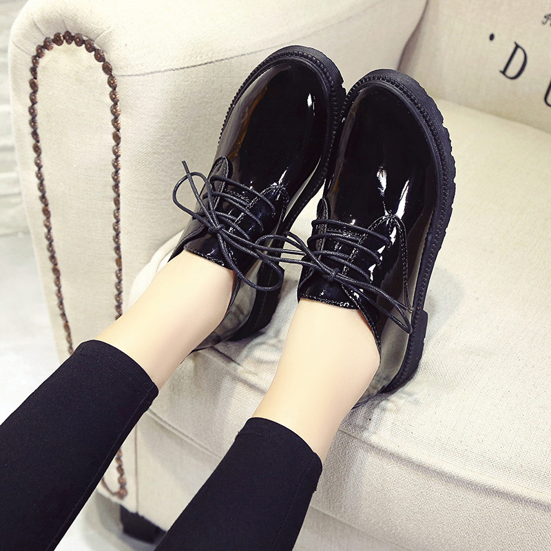 Spring and autumn new Korean version pine pastry thick bottom women shoes Inren wind retro small leather shoes students round head lacquered leather lacing single shoes