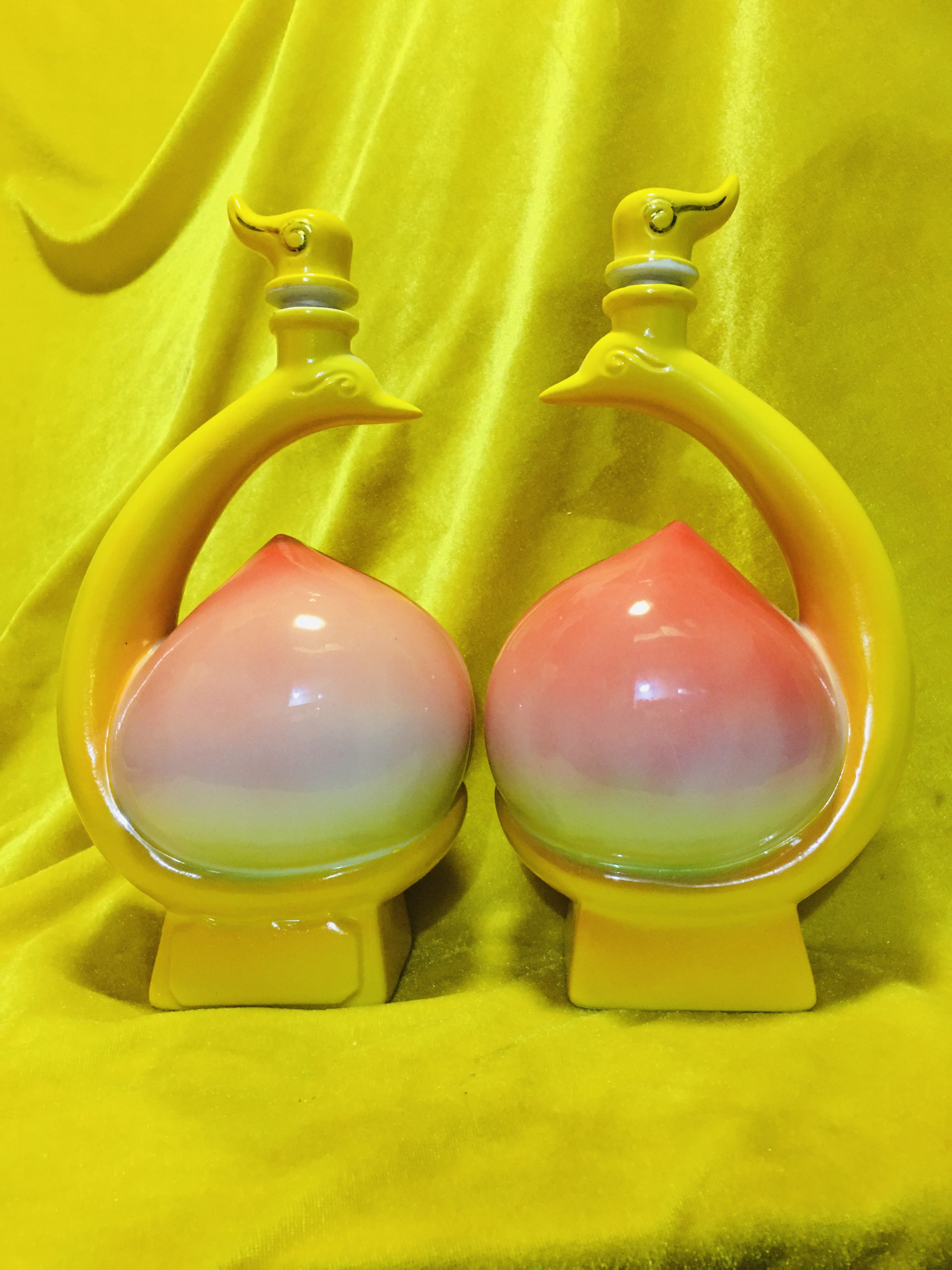 Ceramic bottle collection 999 Phoenix Life Document One pound of intact wine bottle one high 26 cm