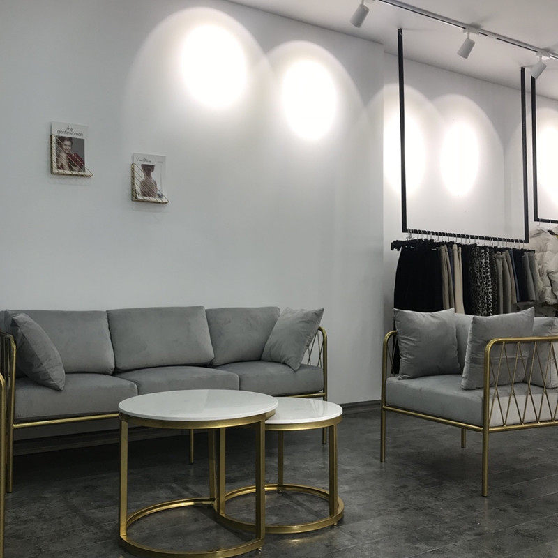 Nordic iron sofa in red milk tea shop tables and chairs combined with simple modern studio fabric table and chair combination
