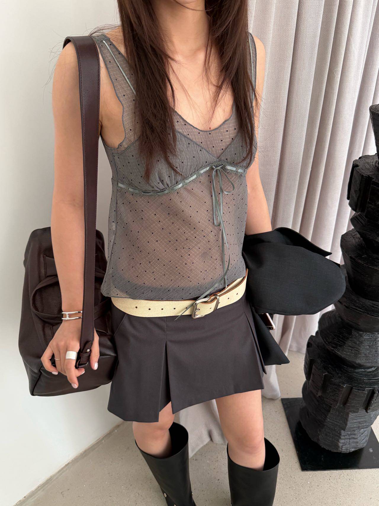 waitmore百搭薄纱微透波点V领无袖吊带背心春夏叠穿减龄显瘦上衣