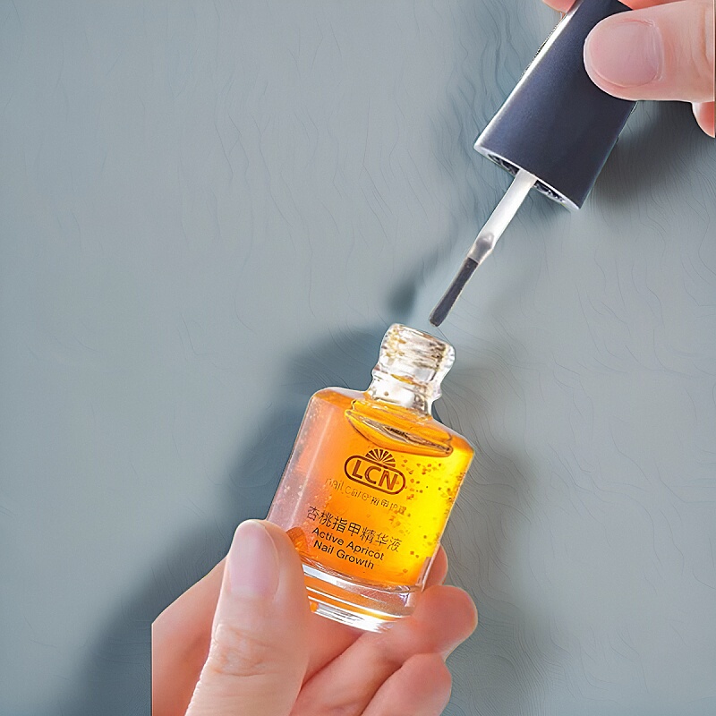 Lcn Almond Nail Strengthening Liquid Nourishes the Nail Bed and Promotes Healthy Nail Growth, Suitable for Thin, Soft, and Layered Nail Care