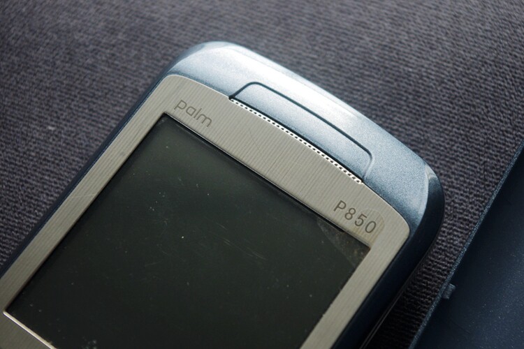 Проводной и DECT-телефон 奔迈palm p850 cdma手机 可插大卡 适用港澳台地区 At &