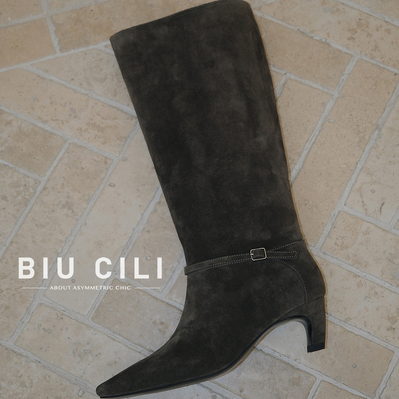Biucili's Original Design of Asymmetrical Cat-Heeled Wide-Leg Suede Over-The-Knee Boots Is Like a Heroine's Footwear Biucili's Original Design of Asymmetrical Cat-Heeled Wide-Leg Suede Over-The-Knee Boots Is Like a Heroine's Footwear