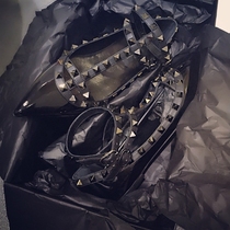 I like black with source standard leather.