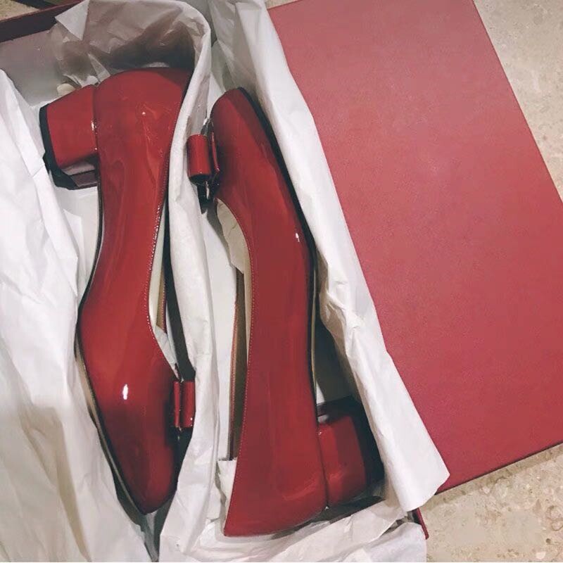 With the source of the label, people love the real leather, the golden classic, the wild