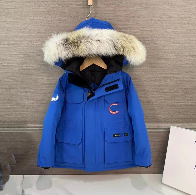 26 Children's Goose down Jacket Winter Style for Boys and Girls with Canadian Wolf Fur Collar, Thickened and Warm Coat