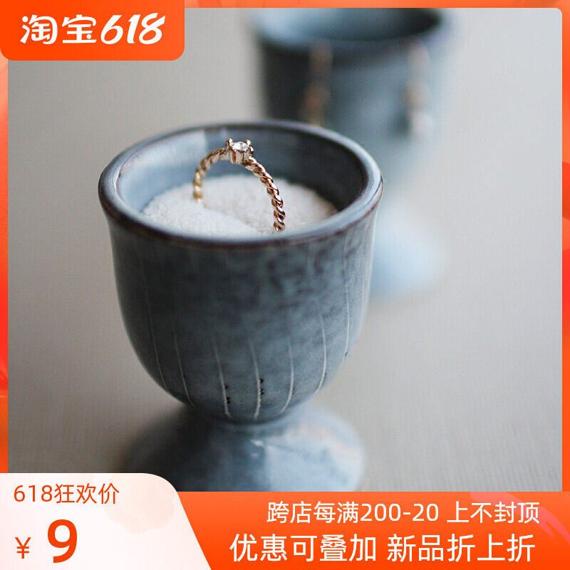 Jewelry Show Rack Swing Pieces Retro Shop Windows Displays Ceramic Earrings Rings Blue Mug Ornament Display Props