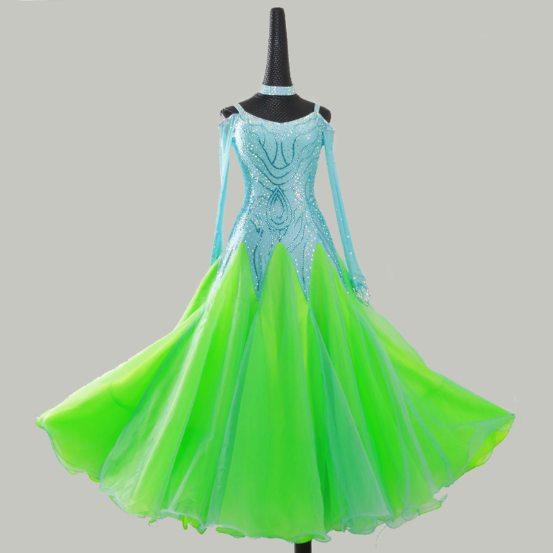 chinese dress ladies Amazon.com: XIAOHUAGUA African Dresses for Women 2025 Long Dress with Big  Wings Women African Print Cotton Evening Dress : Clothing, Shoes & Jewelry main image 1