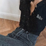 Ретро черная трикотажная футболка с коротким рукавом, воротник поло