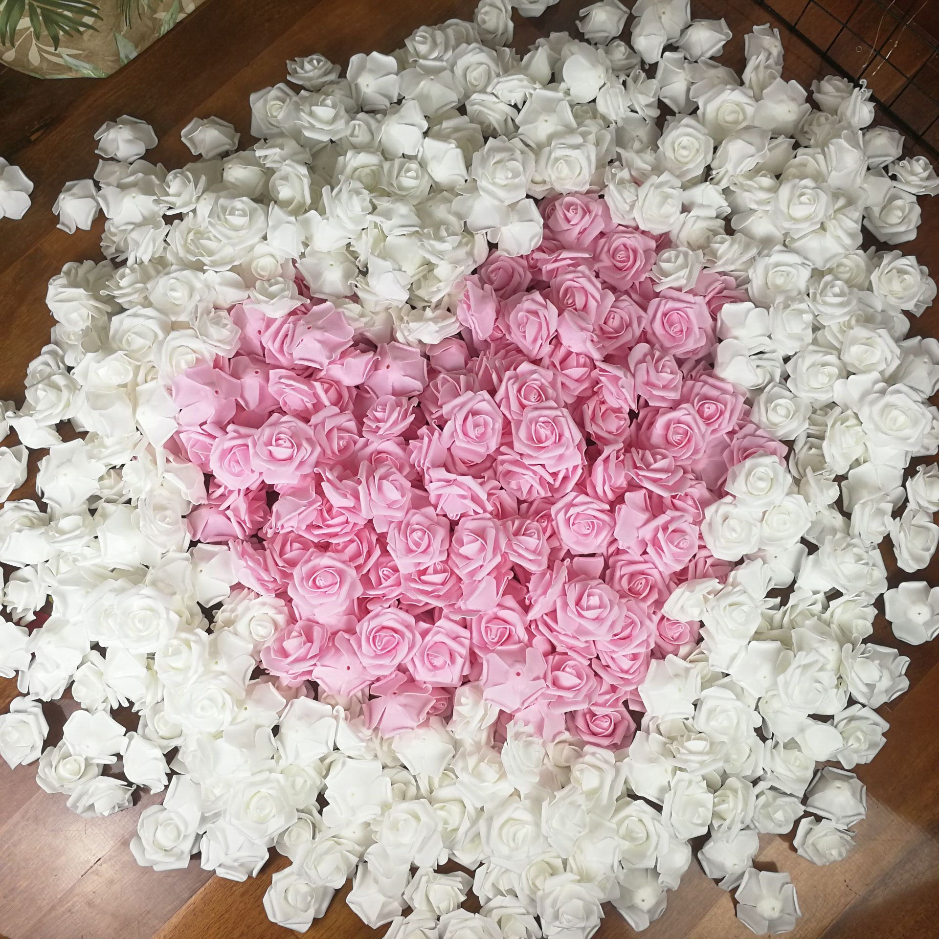 Simulation rose petals Wedding room Bed decoration Romantic decoration Birthday car trunk Confession proposal Surprise room