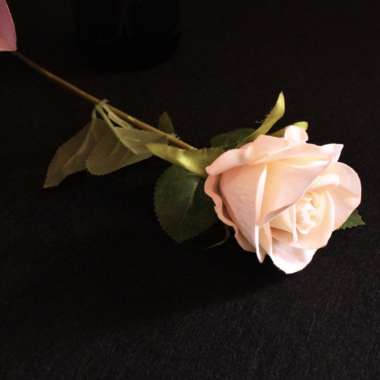 厂家仿真单支玫瑰花束假花绢花干花家居装饰客厅卧室餐桌摆件婚庆详情12