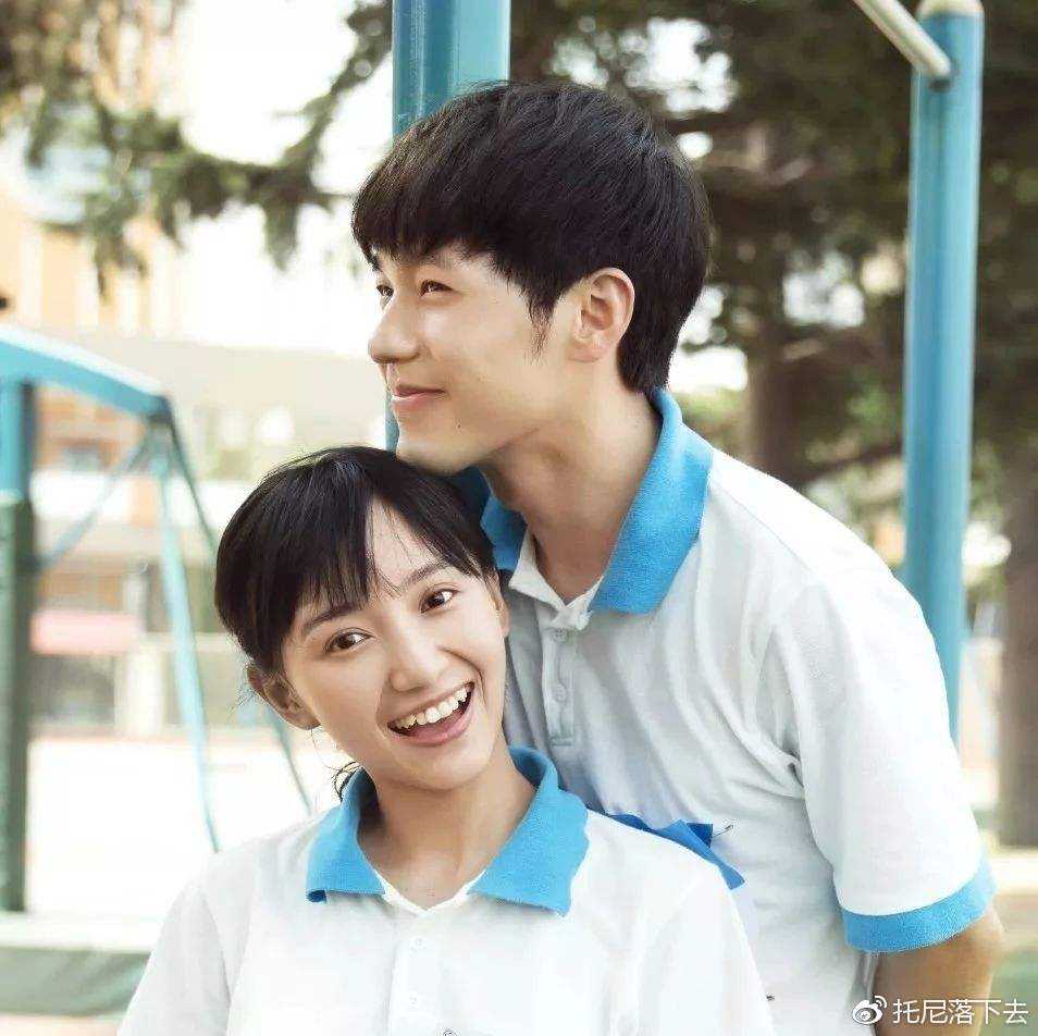 Đồng phục học sinh, mùa hè này, nam và nữ, cùng một đoạn, áo dài tay, mạng thể thao màu xanh và trắng, bộ học sinh màu đỏ, sân, ba tùy chỉnh - Đồng phục trường học / tùy chỉnh thực hiện áo đồng phục bóng chày