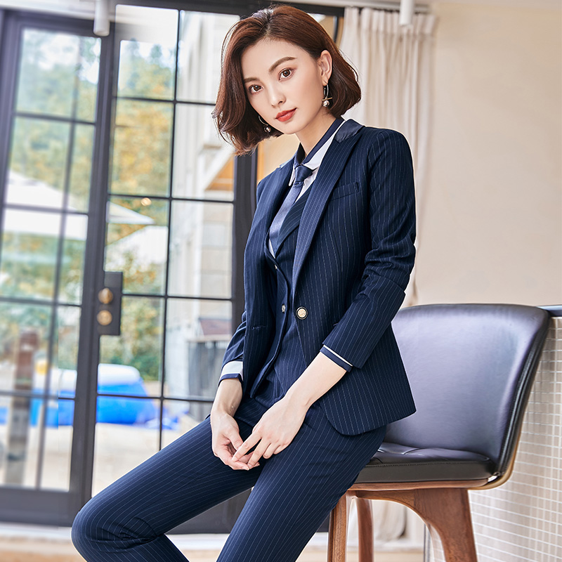 Tailleur femme - Ref 3244610 Image 1