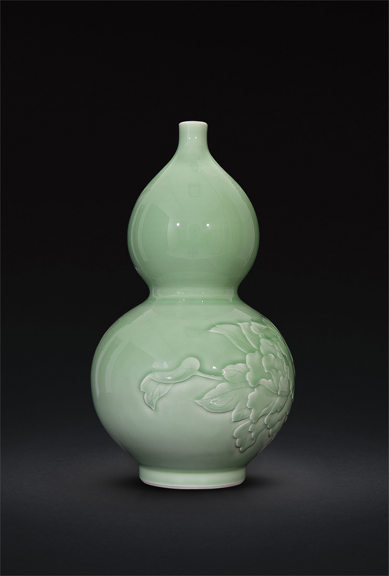 Jingdezhen ceramics shadow green new Chinese style living room porch carved gourd vase flower adornment handicraft furnishing articles