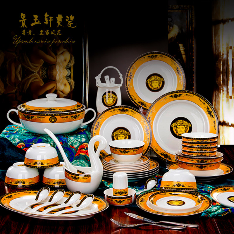 60 head European-style bone porcelain tableware suit Jingdezhen high-end ceramic Western-style home tray Dishes Wedding Gifts