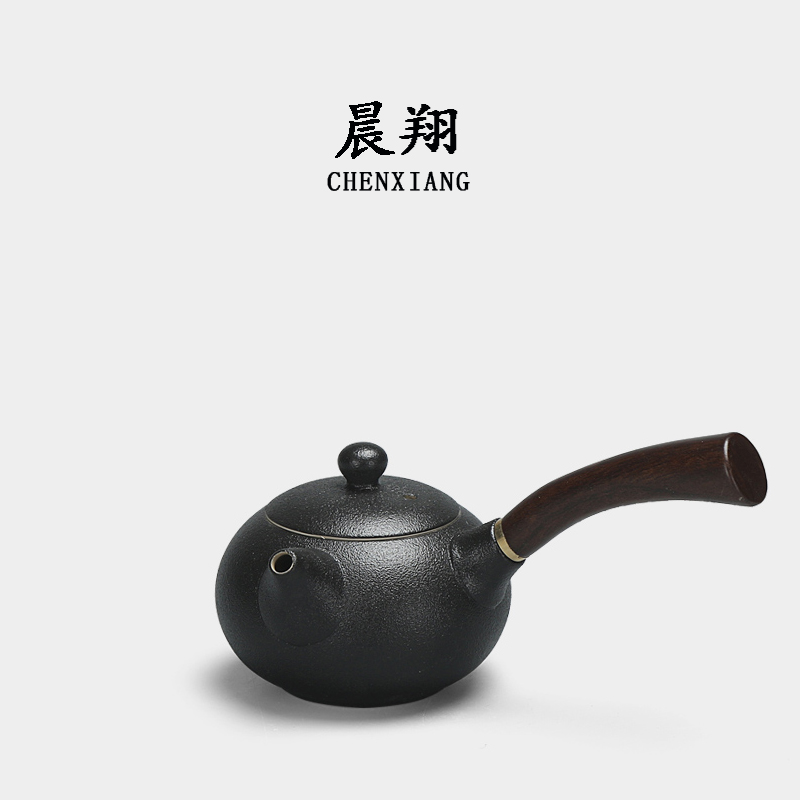 Coarse pottery side to hand the pot handmade black Tao Japanese style imitation ancient wood handle teapot ceramic single pot Kung fu tea with Pu'er tea maker