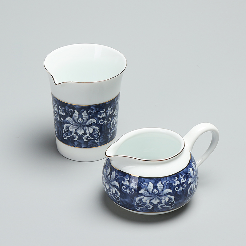 Boutique Jingdezhen white jade blue and white porcelain justice cup ceramic kung fu tea set tea divider tea Haiyun tea cup large