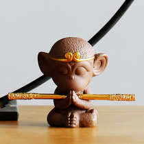 Yixing purple sand tea pet boutique ornaments creative ceramic kung fu tea table tea table tea play car Wukong jewelry