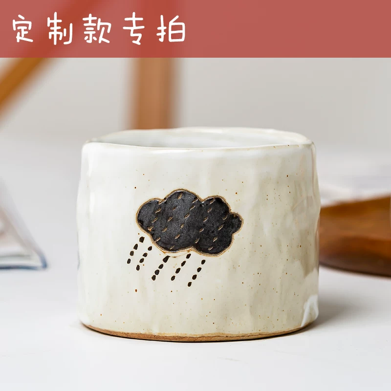 Пожалуйста, переведите на русский: Japanese handmade coarse pottery coffee cup ceramic creative personality strawberry house drinking water cup and hand -cup