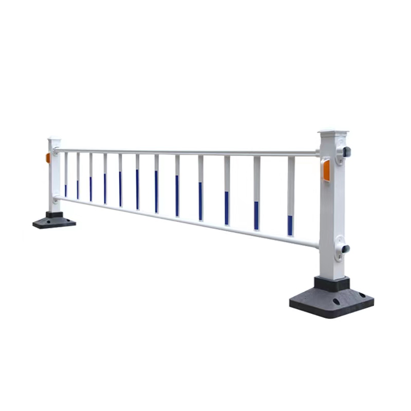 Municipal road guardrail highway traffic isolation fence pedestrian isolation fence anti-collision fence Beijing-style fence iron fence