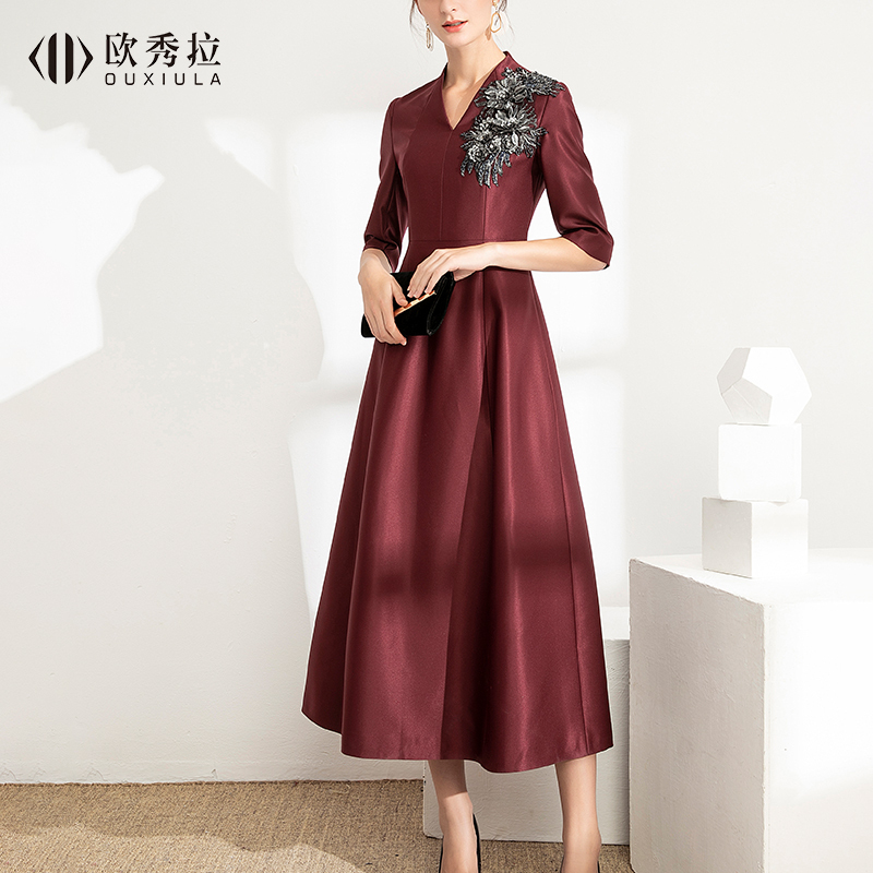 Elegant Mother-Of-The-Bride Dress for Wedding Banquet, Stylish and Classy Dress for the Mother-In-Law, Autumn