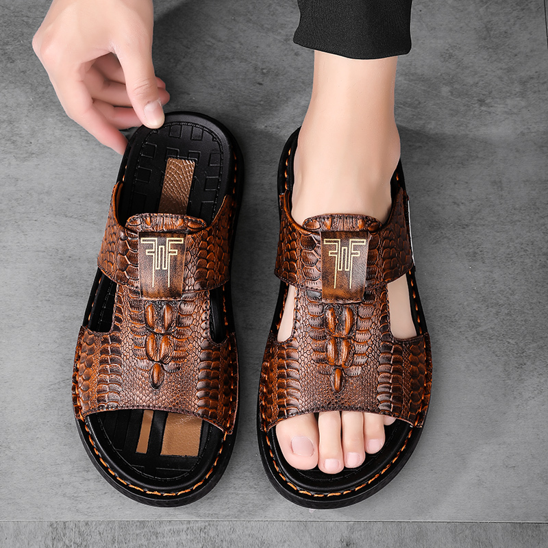 Genuine Leather Crocodile Pattern Slippers, Summer Personalized Slip-On Sandals for Men, Genuine Leather, Versatile, Breathable, Non-Slip Beach Shoes