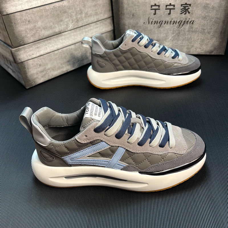 European station men's shoes 2022 new spring and autumn round head thick bottom heightened old shoes trend casual men's Korean version of the shoes