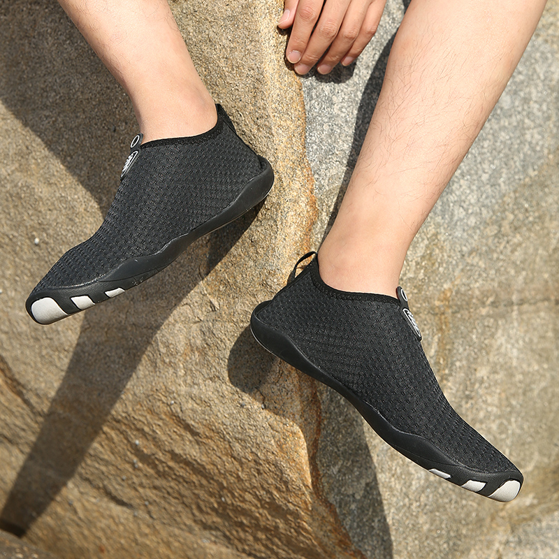 Beach socks shoes men and women diving snorkeling speed interference water swimming shoes non-slip anti-cut soft bottom barefoot rushing to the sea shoes