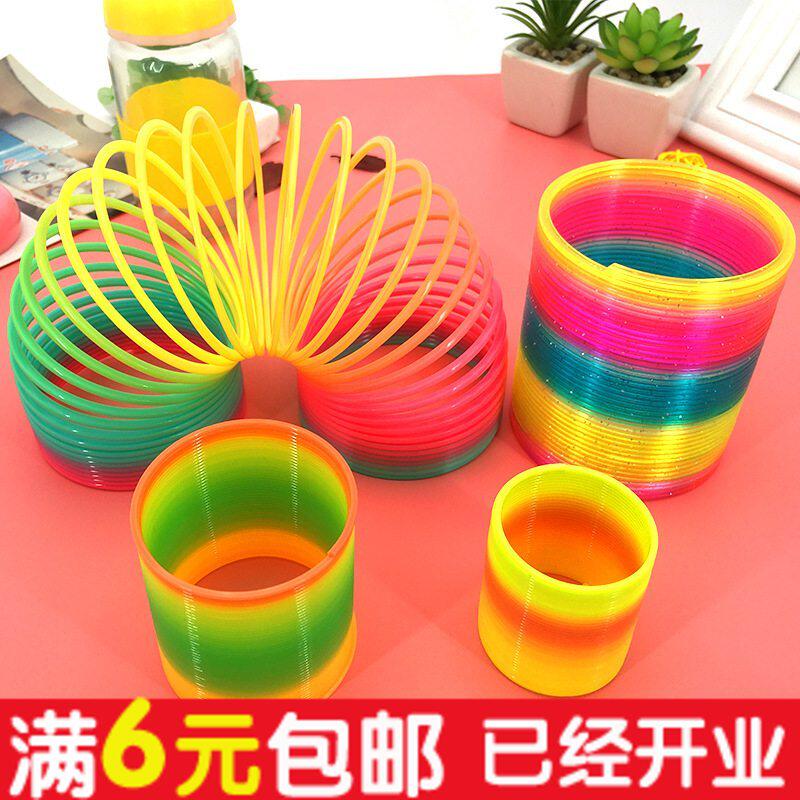 Stalls set up stalls with colorful spring rings Colorful rings Telescopic elastic rings Magic rings Small gifts for young children