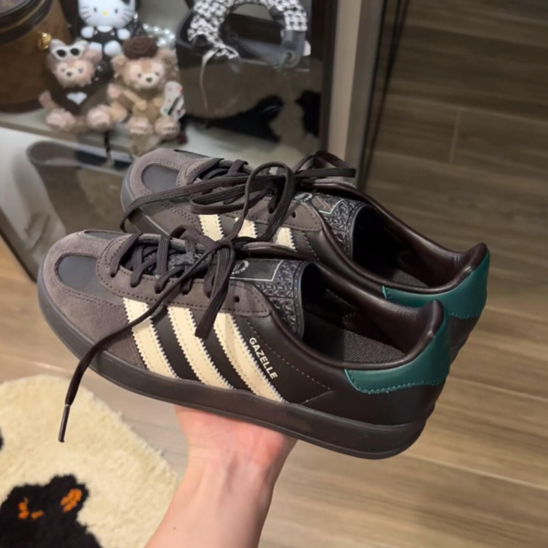 Korean Limited Edition Dexun Smoky Gray Green-Tipped Samba Shoes, Retro Unisex T-Toe Casual Sneakers, Black-Brown Melard Style